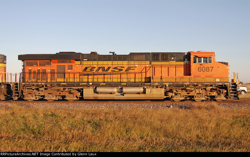 BNSF 6087